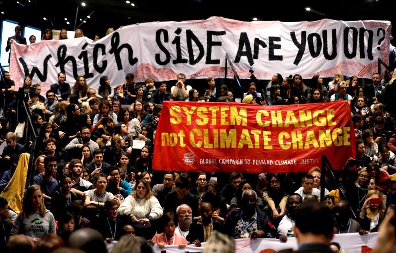 UN climate talks deadlocked over carbon credit issue