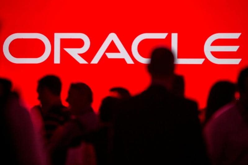 Oracle sees strong third quarter on cloud strength share rise
