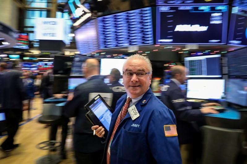 Global stocks fall ahead of Fed news oil prices drop