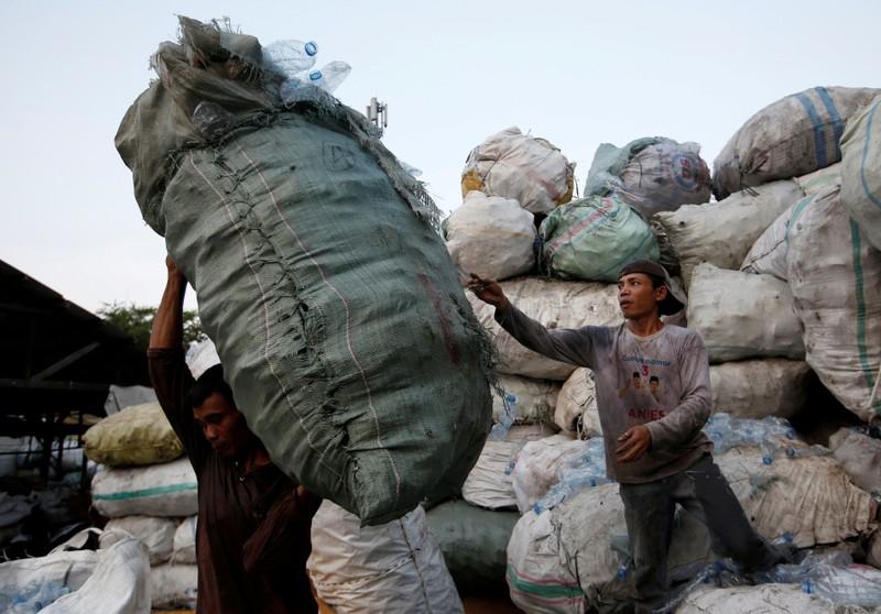 In Indonesia splits emerge over efforts to stem plastic tide