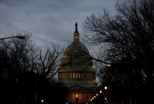 U.S. government advises workers on staving off creditors amid shutdown U.S. government advises workers on staving off creditors amid shutdown