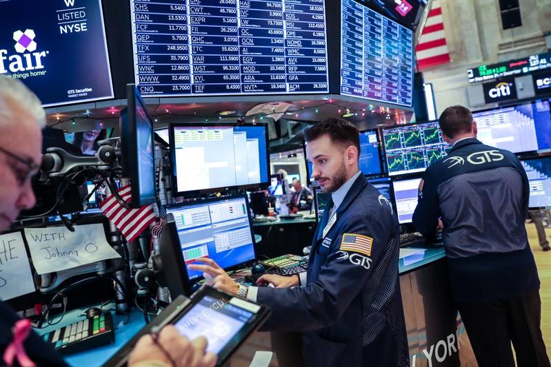 Wall Streets twoday rally fades on tech oil weakness