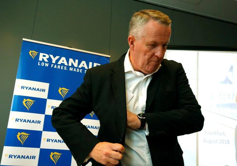 Ryanair tries to delay operations chief’s flight to easyJet