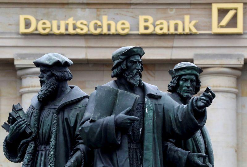 Deutsche paints gloomy picture at investor gathering