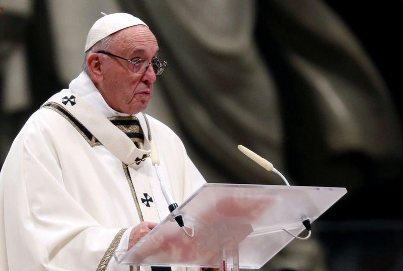 Dont let Church failings distance you from God Pope says on Christmas Eve