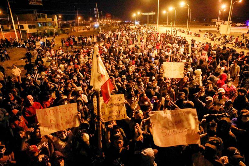 Peru mine workers join in protests cutting off some major highways to Lima