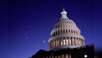 Late-breaking dispute over Fed rules risks U.S. COVID-19 relief as deadline nears