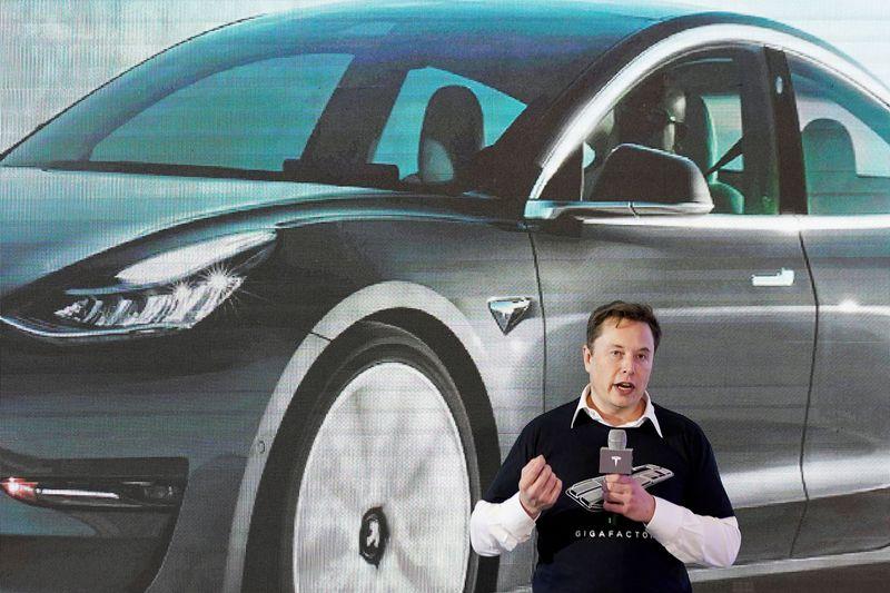Elon Musk says had once reached out to Apple for acquiring Tesla