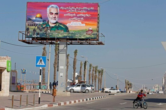 Gaza militants fire rockets into the sea in first joint exercise Gaza militants fire rockets into the sea in first joint exercise